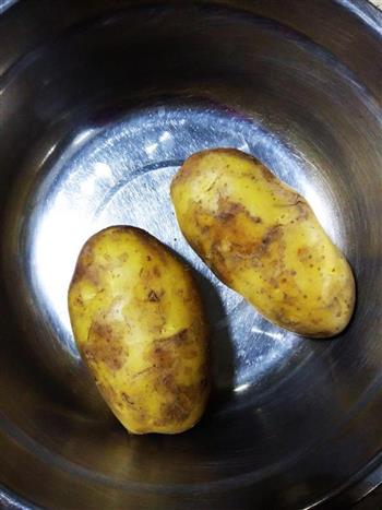 炸土豆条的做法图解1