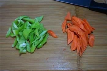 素炒茭白胡萝卜的做法图解3