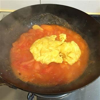 番茄炒鸡蛋的做法步骤10