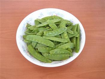 蒜蓉荷兰豆的做法图解1