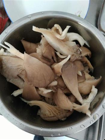 蘑菇汤的做法图解1