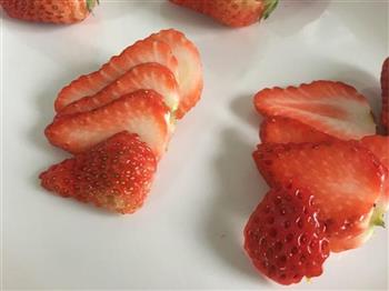 草莓三文治的做法步骤4
