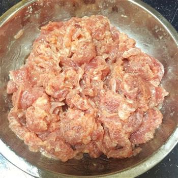 蚝油草菇炒肉片的做法步骤3