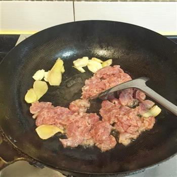 蚝油草菇炒肉片的做法步骤8