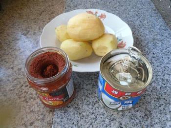 红咖喱土豆块的做法步骤1
