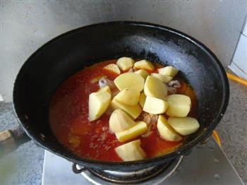 红咖喱土豆块的做法步骤6
