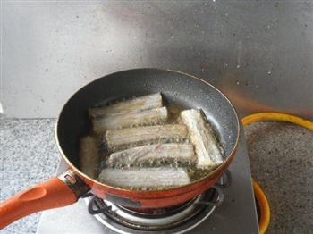 红烧带鱼的做法步骤2