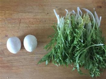 苦苣鸡蛋沙拉的做法步骤1