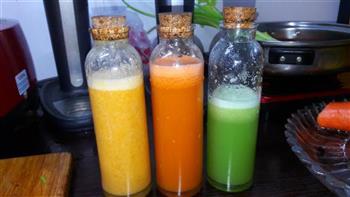 复合维生素蔬菜果汁的做法步骤1