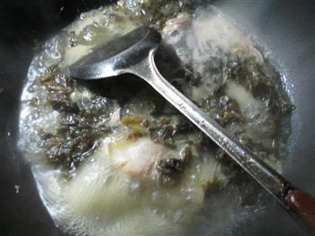 酸菜鱼头汤的做法图解7