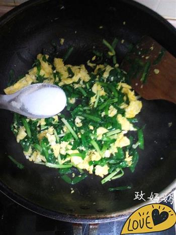 韭菜炒山鸡蛋的做法步骤6