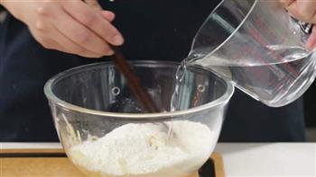 葱香土豆丝蛋饼的做法步骤3