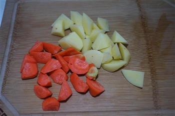 西红柿牛腩炖土豆的做法图解4