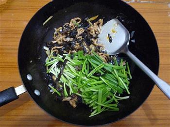 韭菜木耳炒肉丝的做法步骤10
