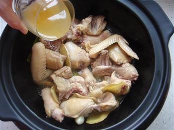 砂锅版三杯鸡的做法步骤4