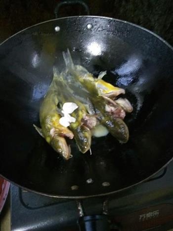 黄颡鱼豆腐汤的做法步骤3