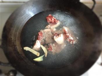 暖心羊肉排骨汤的做法步骤2
