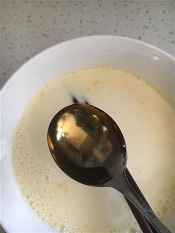豆沙馅奶香蜂蜜麻花的做法步骤7