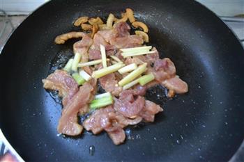 西芹炒肉的做法步骤6