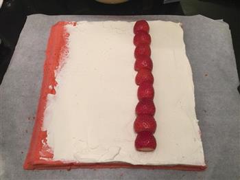 草莓棉花糖蛋糕卷的做法图解10
