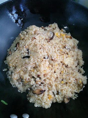 生炒糯米饭的做法步骤9