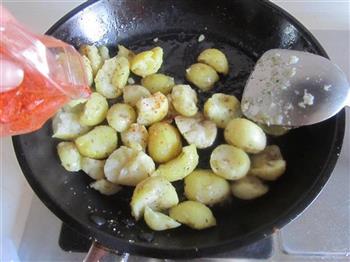 香煎小土豆的做法步骤7