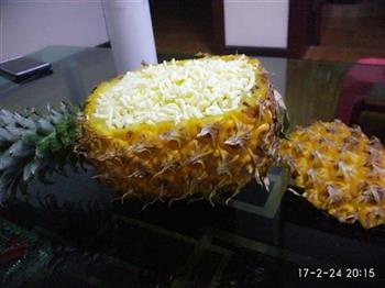 菠萝盅焗饭的做法步骤3