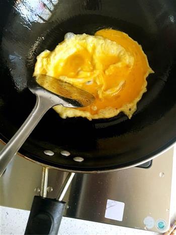 鸡蛋炒大蒜的做法步骤4