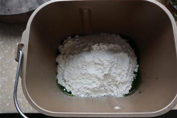 绿叶肉松面包的做法步骤2