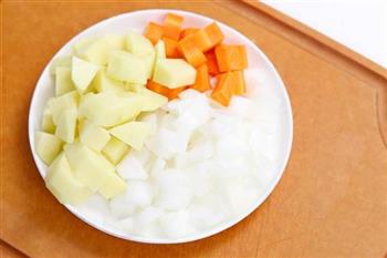 咖喱土豆牛肉焗饭的做法步骤1