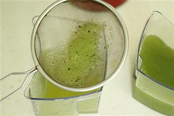 鲜榨黄瓜雪梨汁的做法图解10