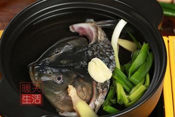 白菜豆腐鱼头汤的做法步骤2