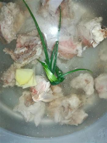 海带骨头汤的做法步骤3