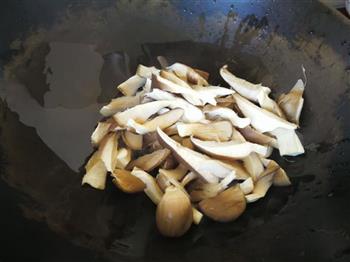 韭菜蘑菇炒贻贝的做法图解3