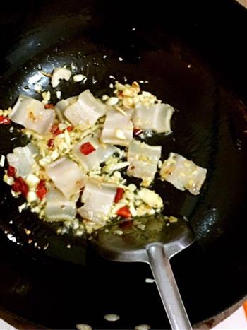 河蚌咸肉豆腐汤的做法图解3