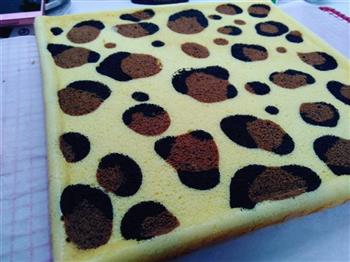 豹纹蛋糕卷的做法步骤11