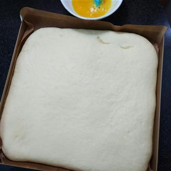 葱香肉松面包卷的做法步骤1