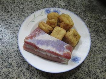 油豆腐蒸咸肉的做法步骤1