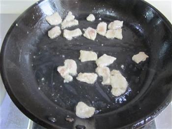 双菇木耳炒肉片的做法图解4