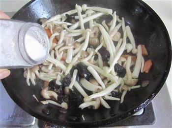 双菇木耳炒肉片的做法步骤9