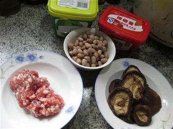 肉末花生米香菇酱的做法步骤1