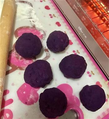 紫薯蛋黄酥的做法步骤6