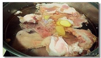 羊肉菌菇汤锅的做法步骤3