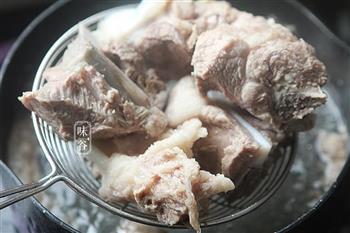 清热祛湿沙葛猪骨汤的做法图解4