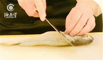 清蒸黄花鱼的做法步骤1