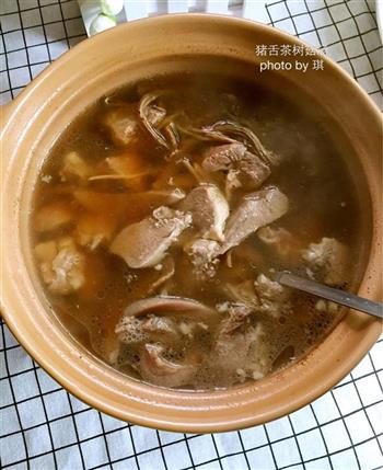 猪舌茶树菇汤的做法图解10
