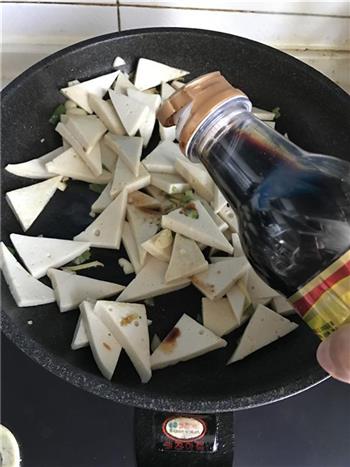 千叶豆腐炒芹菜的做法步骤5