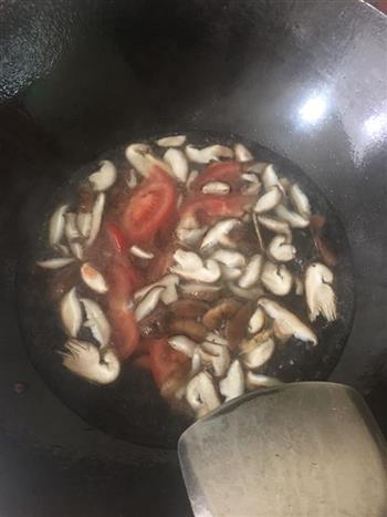 香菇西红柿牛肉汤的做法步骤4