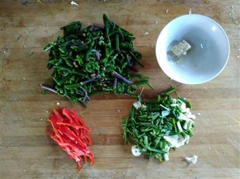 野葱腐乳炒水蕨菜的做法图解3