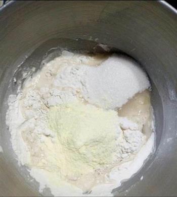 棉花糖金沙奶黄包的做法图解1